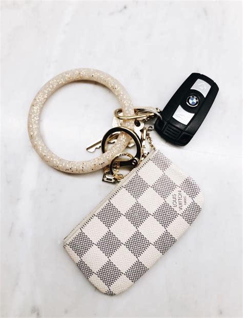 zip card holder louis vuitton|louis vuitton keychain card holder.